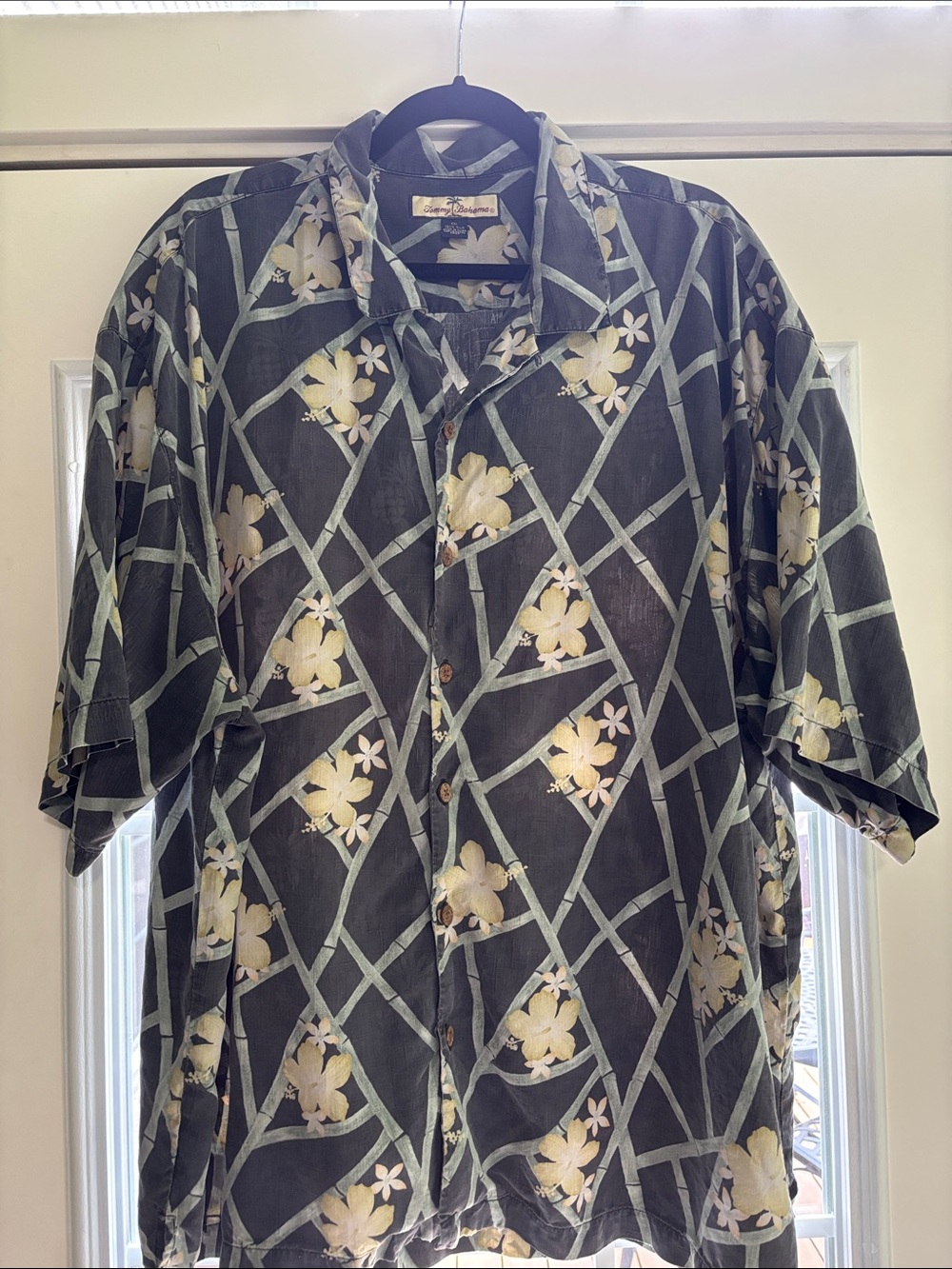 Tommy Bahama Black Floral Lattice Short-Sleeve Button-Up Shirt